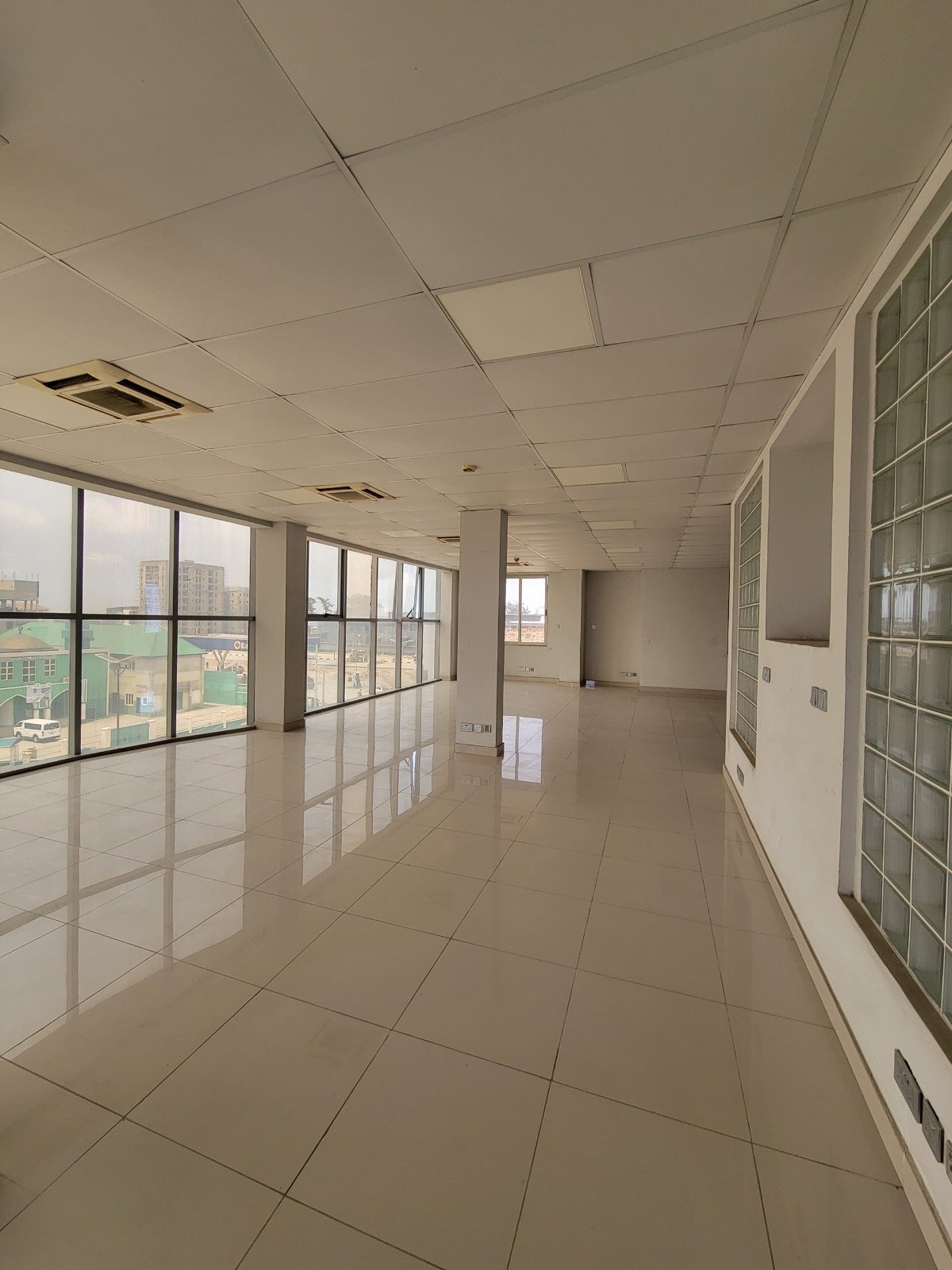 Office Space on 4 floors in Oniru
